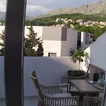 Beachside Loft Near Dubrovnik شقة *