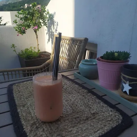 Beachside Loft Near Dubrovnik 公寓 *