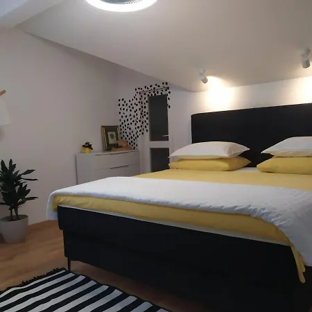 Beachside Loft Near Dubrovnik شقة