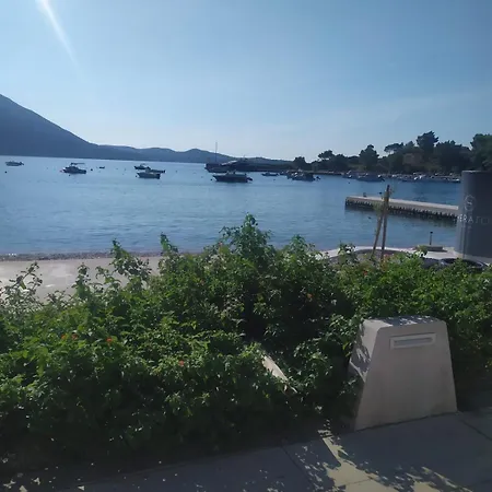 Beachside Loft Near Dubrovnik Apartment Mlini