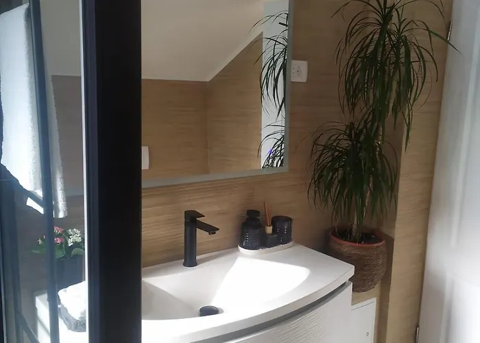 Beachside Loft Near Dubrovnik Daire