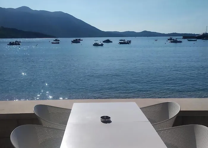 Beachside Loft Near Dubrovnik Daire