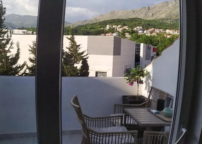 Beachside Loft Near Dubrovnik Daire *