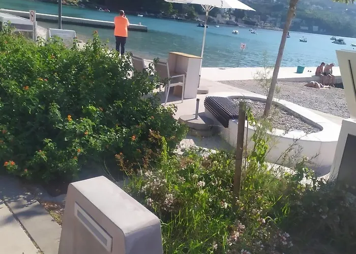 Beachside Loft Near Dubrovnik Daire