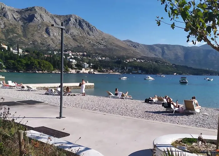 Beachside Loft Near Dubrovnik Daire